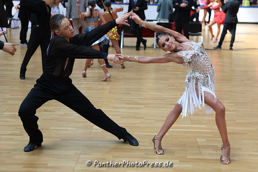 Ronald Kogan / Alina Potapova, Estonia
